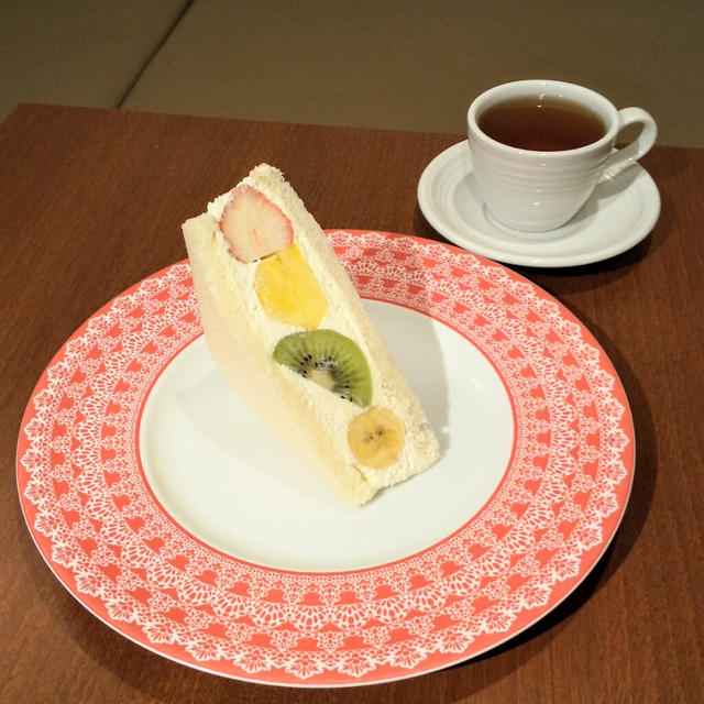 下北沢駅近く☆下北果実さんのフルーツサンド