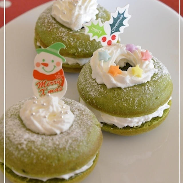 クリスマスにデコクリームドーナツ