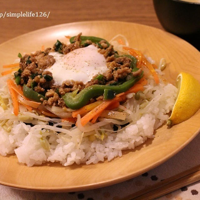 あったら便利なﾆﾗ入り豚そぼろで野菜ﾅﾑﾙ丼