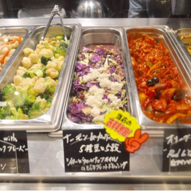 【神保町】BUTCHER’S MOTHER　ブッチャーズ マザー　デリ食べ放題＆肉で栄養補給