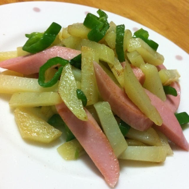 じゃがいもとピーマンのスモーク風味炒め