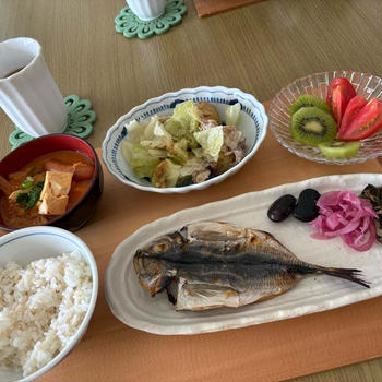 半額アジがメインのザ和食なお昼ご飯