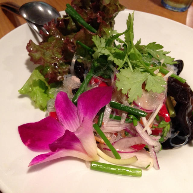初のタイ料理