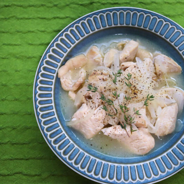 【メインおかず】簡単ヘルシー料理！鶏むね肉とたまねぎの白ワイン煮♪