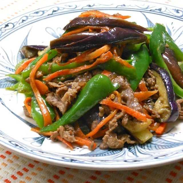 蒸し暑い夜の元気おかず、夏野菜と牛肉の爽やかスパイス炒め。