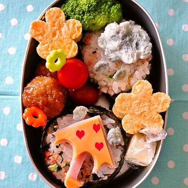 傘と雲弁当　そして　夕飯にタイカレー
