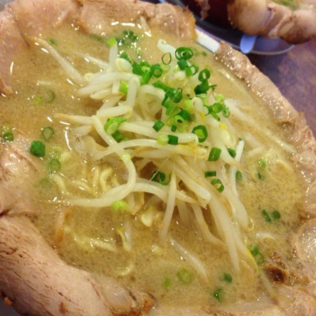 新潟市西区「万人家」＜花びらちゃーしゅーめん＞