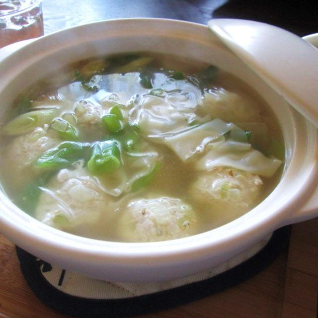 鶏肉だんごのワンタン春雨スープ