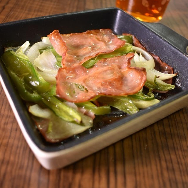 しっかり焼いて味わい深く♪ベーコンと野菜のグリル