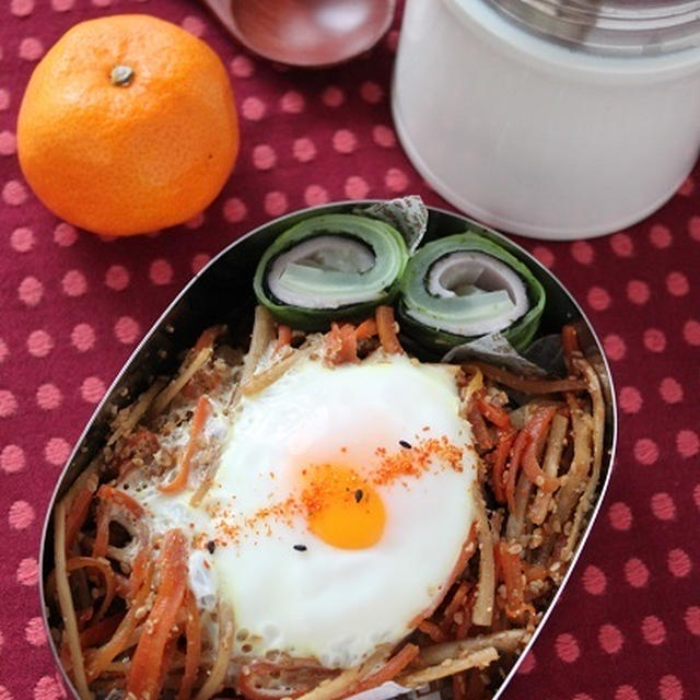 卵が主役のお弁当　巣ごもり卵丼！