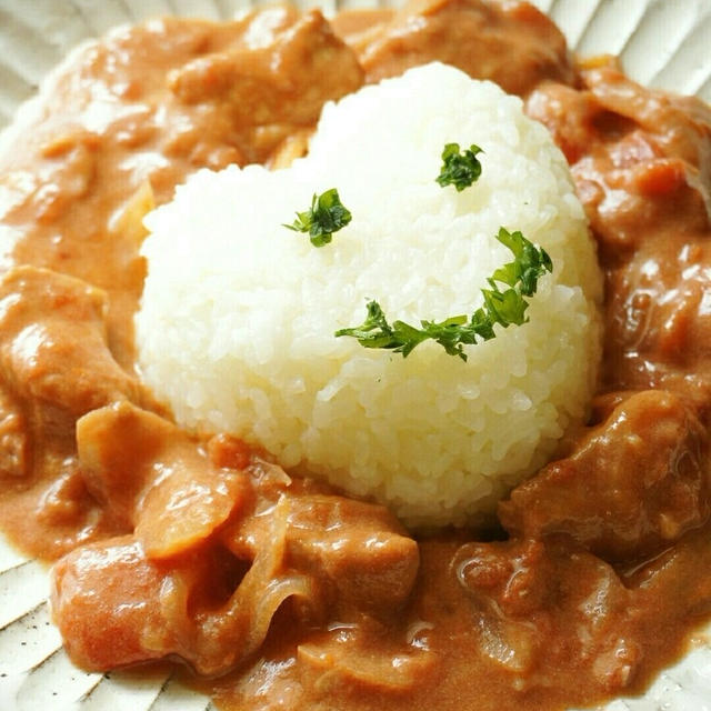 ＊実は市販のシチュールウは油たっぷり！？恐怖の原材料＊