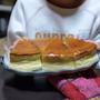 チーズケーキ、ホットケーキ　嫁さん、娘作＆沖すき鍋