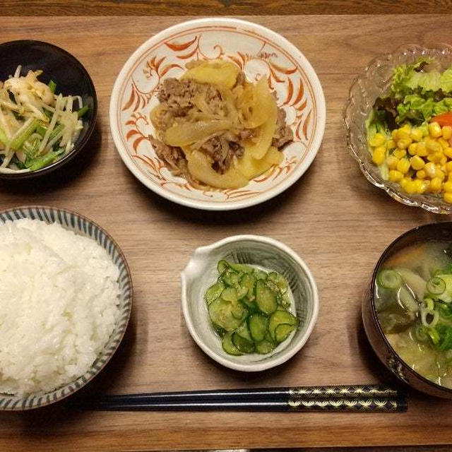 【晩ごはん】肉じゃが、海老と小松菜の炒め物。開店準備でパニクる。