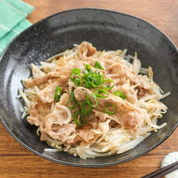 ＊【michill】レンジで簡単！ 豚ひき肉とセロリの ヘルシーオートミール粥のレシピ＊