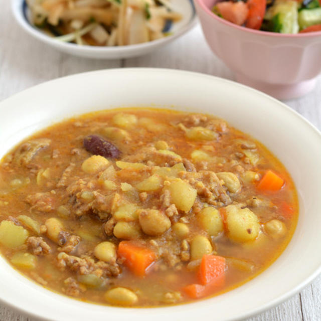 さらっと豆カレーと野菜おかず2品のごはんの日。