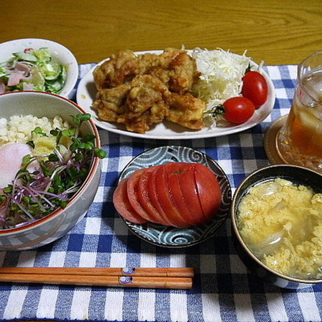 【夕食】冷やしぶっかけうどん・鶏天・レタスとハムのサラダ…