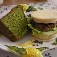 タコサラダドレッシング１本で下味も味決めも！ソーセージマフィン