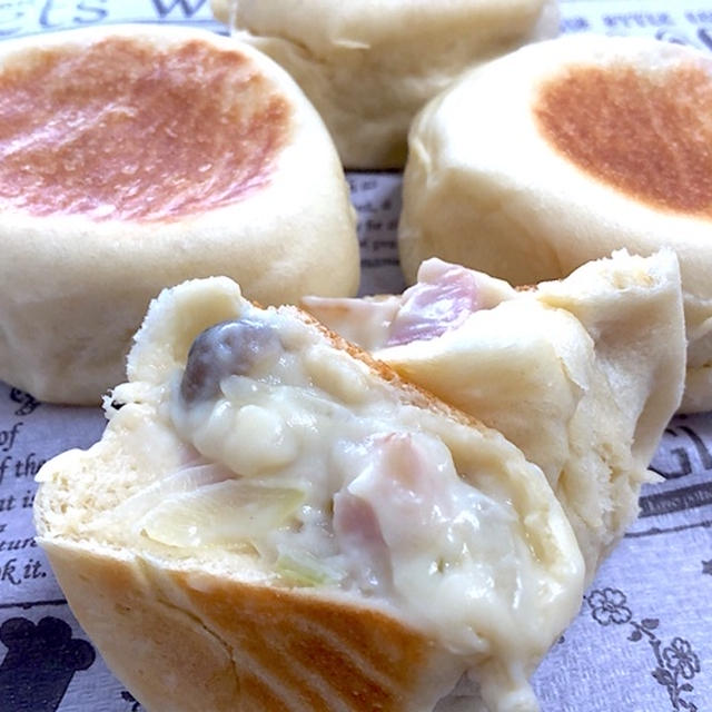 心も体もぽっかぽかに！豆乳生地で作れる！とろとろ豆乳きのこグラタンパン作り