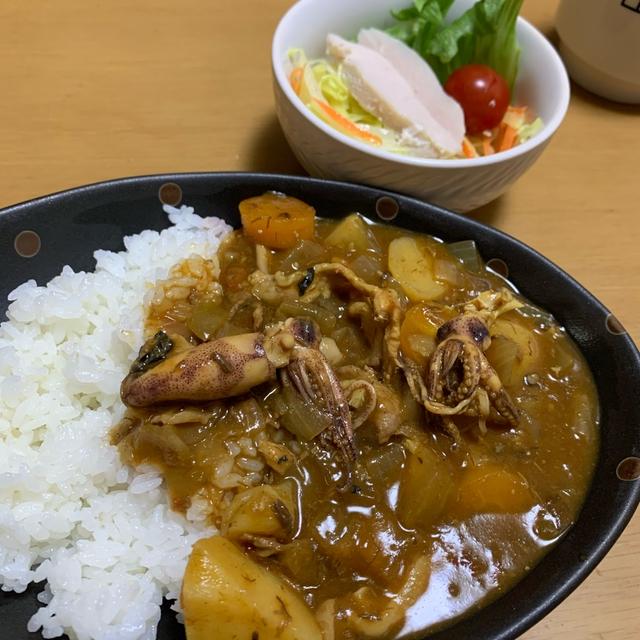 1日カフェ復活❗️のお知らせと定番のカレーに入れたら次男がどハマりの「あれ」とは？と重ね煮って？