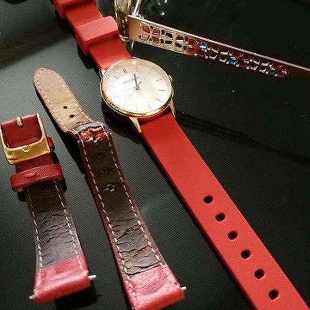 時計のバンドは結局自分で交換したのでした