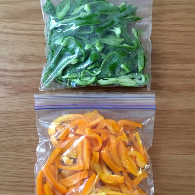 使うときは凍ったまま！野菜をムダにしない簡単保存。