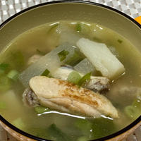 料理のための清酒を使って♪鶏手羽中と大根と長芋の中華スープ