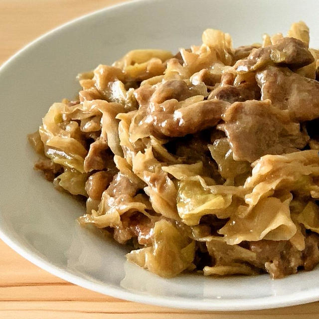 キャベツと豚こまのしょうゆマヨ炒め