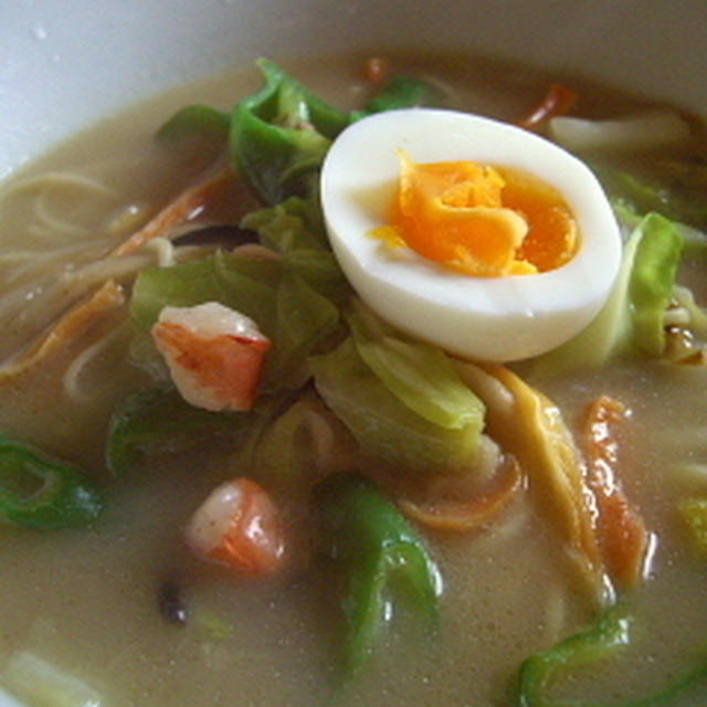 ラーメンにお野菜入れて、