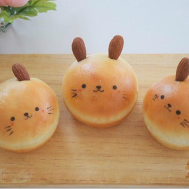 マフィン型で♪豆乳仕込みのうさぎパン。