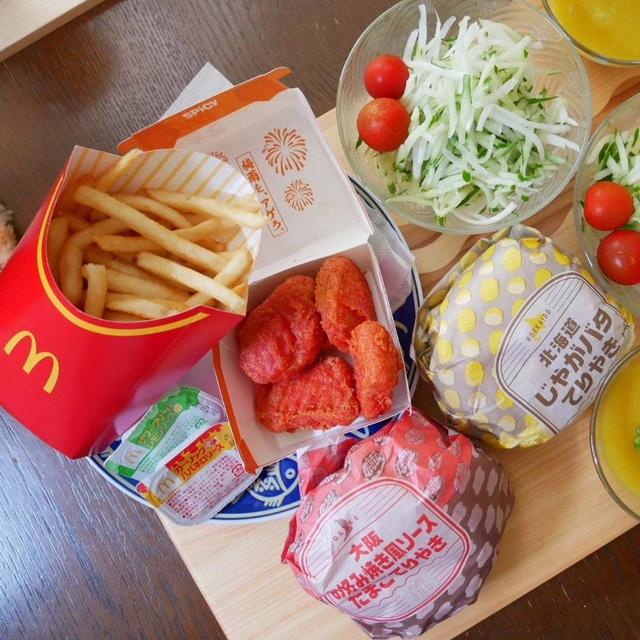 お好み焼き照り焼き＆じゃがバタ照り焼きバーガーでおうちマック#私のごはん