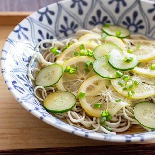 レモンときゅうりの冷やし蕎麦