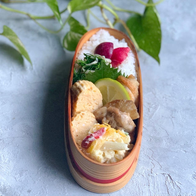 出汁がジュワッと！美味しいだし巻きたまごと塩レモン唐揚げ弁当！