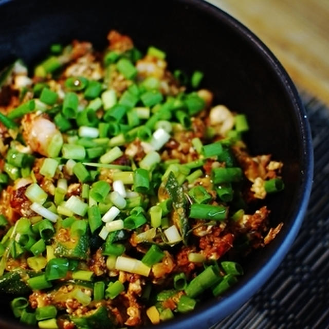 ダシいらず！オクラの麻婆豆腐丼