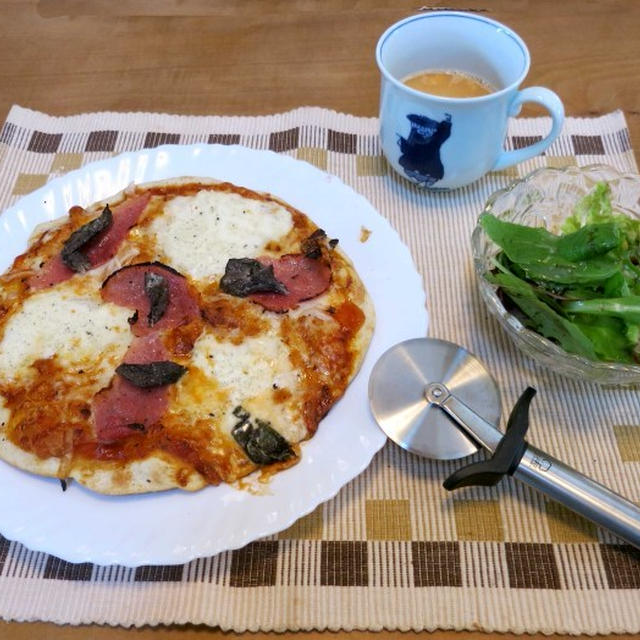 薪ストーブで焼くクリスピーピザ♪