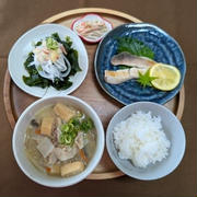 赤身がない滋味日々ごはん・・・生わかめと新玉ねぎぽん酢和え♪・・♪
