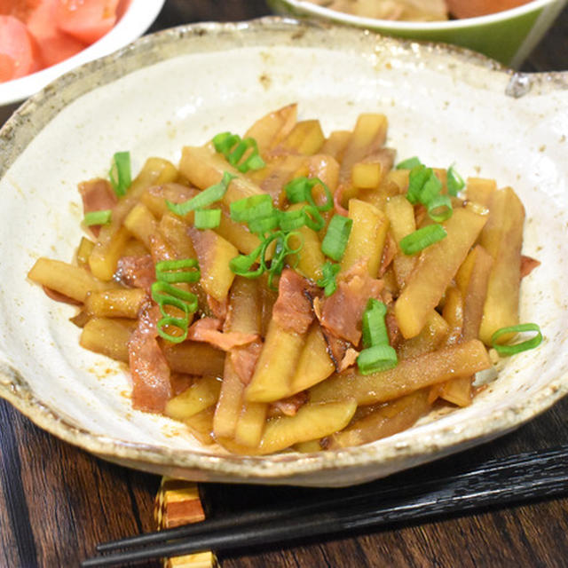 シャキシャキ食感♪大根とベーコンの甘辛炒め