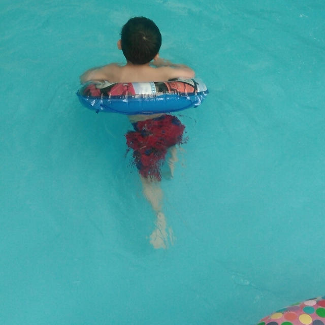 今日もプールへGO ☆