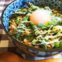 旬のアスパラガス｜小口切りで食べやすく、アスパラ挽き肉丼