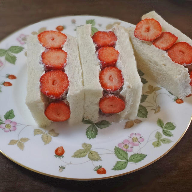 ショートケーキのようなイチゴの断面イッチ By Koichiさん レシピブログ 料理ブログのレシピ満載