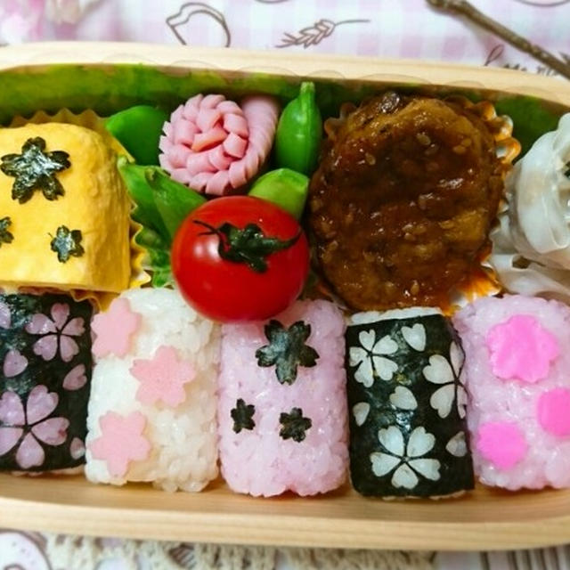 春弁当でひとくち俵おにぎり弁当〖おにぎり弁当〗  #平日お昼ご飯はお弁当or外食