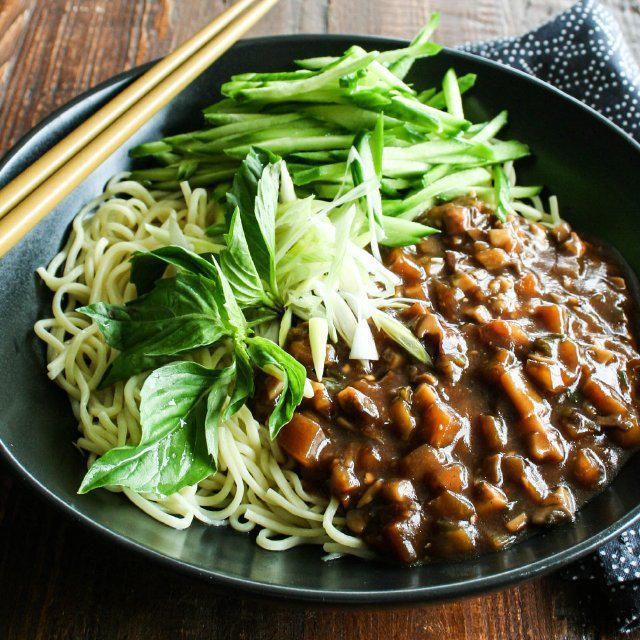 Mushroom and Eggplant Ja Jiang Mein きのこと茄子のジャージャー麺