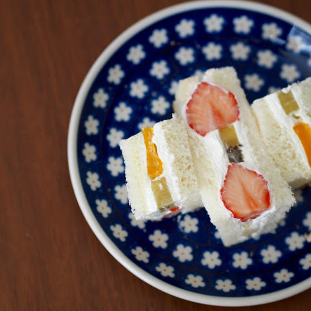 Japanese Fruit Sandwich