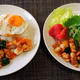 厳しいさは一番かも・・・レッドカレーｄｅチキンソテーエスニックワンプレ♪...