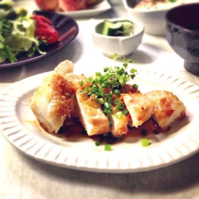 【 しっとり蒸し鶏の焼き揚げ香味醤油 】