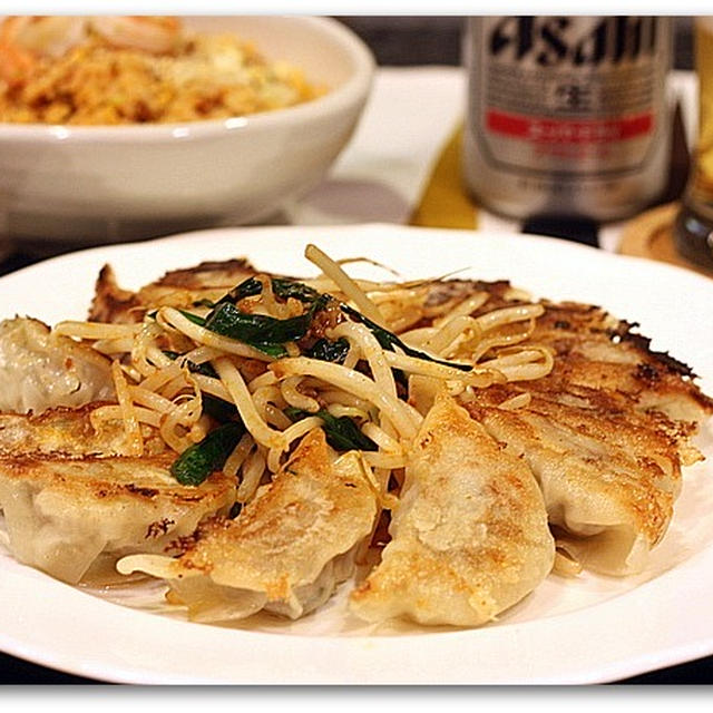 ヤクコチュジャンで作る餃子と炒飯、ついでに野菜炒めもピリ辛ー！