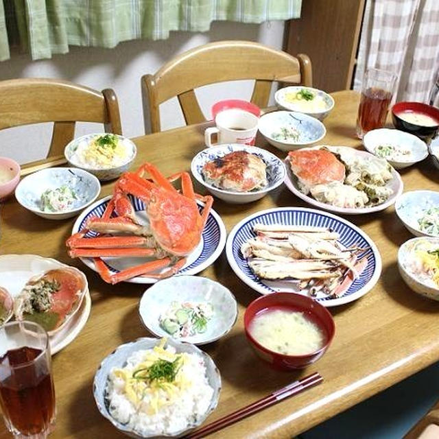 かにちらしと茹でズワイガニと焼きズワイガニとかにマヨサラダとかに玉汁でうちごはん（レシピ付き）