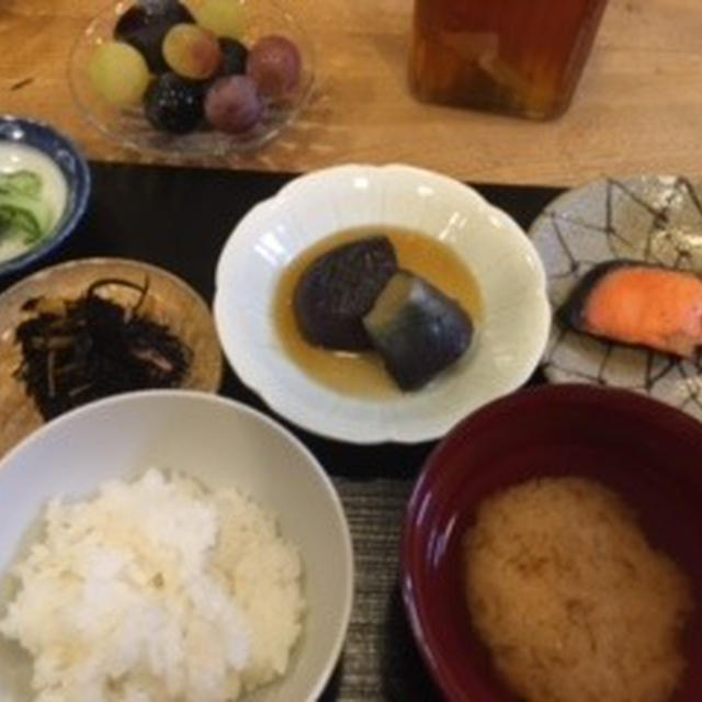 塩鮭定食と牛のたたき