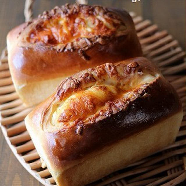 オニオンチーズなパウンド食パン。