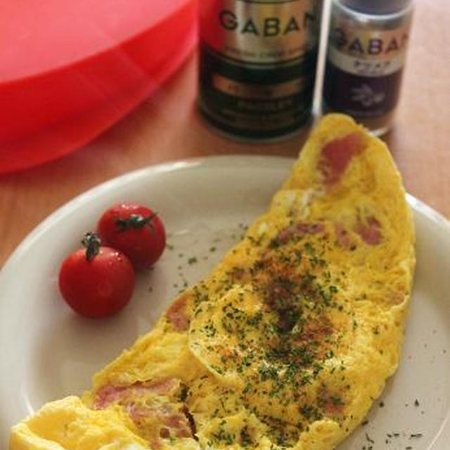 包丁いらず♪　レンジで簡単！生ハムオムレツ