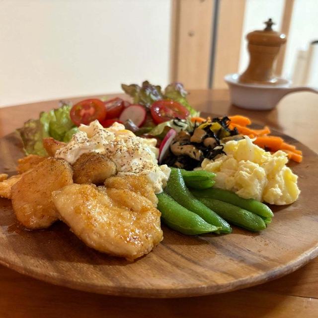 【おうちごはん】無印のアカシアプレートで。。。鶏胸肉の揚げないチキン南蛮